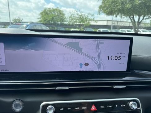 Used 2025 Genesis GV80 2.5T Standard AWD/4WD image 13