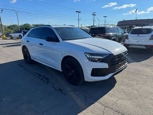Used 2019 Audi Q8 Prestige w/ Luxury Package AWD/4WD image 4