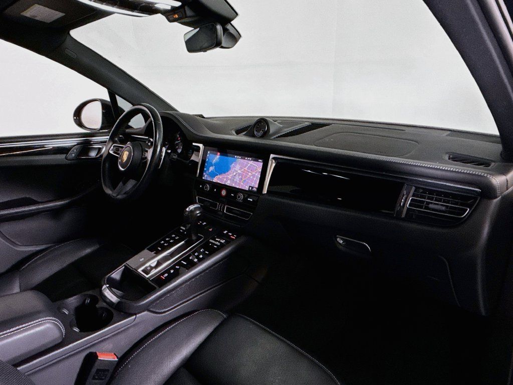Certified 2023 Porsche Macan S AWD/4WD image 17