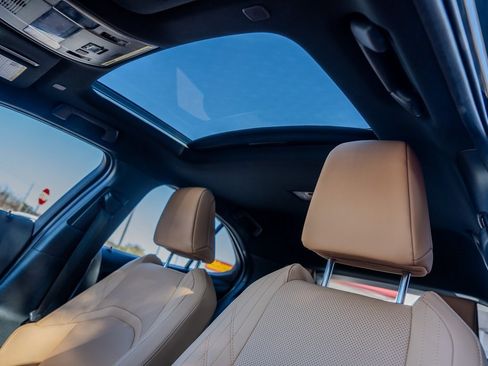 Used 2023 Lexus UX 250h FWD w/ Premium Package image 17