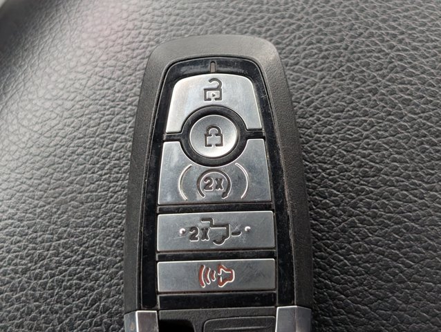 Used 2021 Ford F250 Lariat w/ Lariat Ultimate Package AWD/4WD image 33