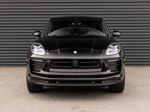 Certified 2026 Porsche Macan AWD/4WD image 7