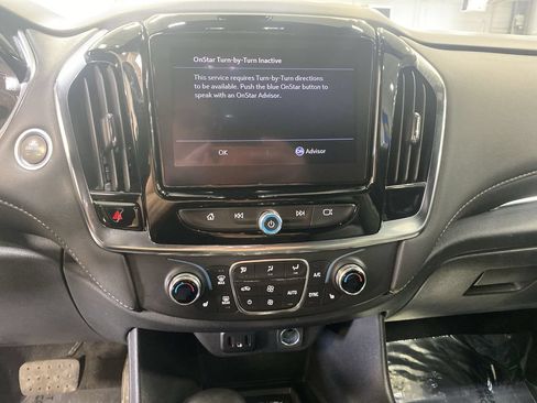 Certified 2023 Chevrolet Traverse LT w/ Rear Camera Mirror Package FWD image 14