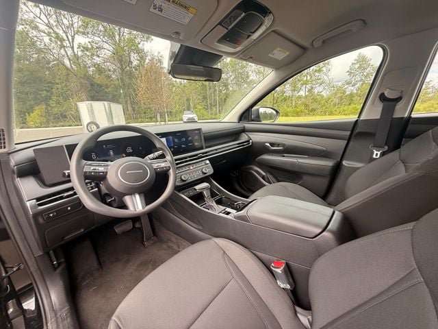 Used 2026 Hyundai Tucson SE FWD image 12