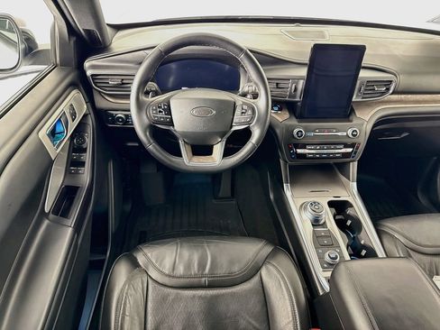 Used 2020 Ford Explorer Platinum w/ Premium Technology Package AWD/4WD image 23