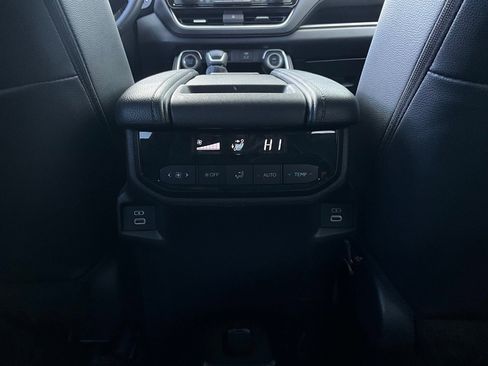 Used 2025 Toyota Grand Highlander FWD image 14