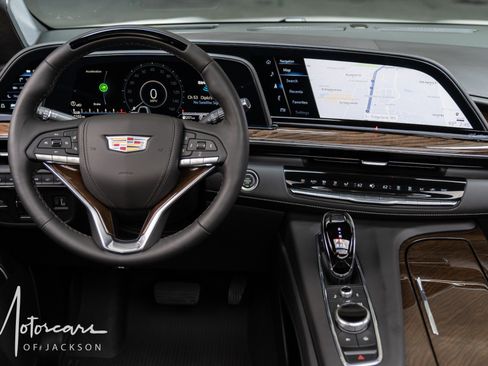 Used 2024 Cadillac Escalade Sport Platinum image 16