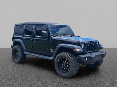 Used 2018 Jeep Wrangler Unlimited Sport S AWD/4WD image 2