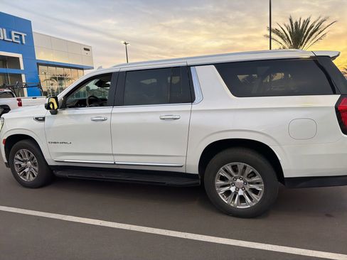 Used 2023 GMC Yukon XL Denali image 21