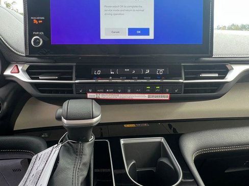 New 2026 Toyota Sienna Platinum image 13