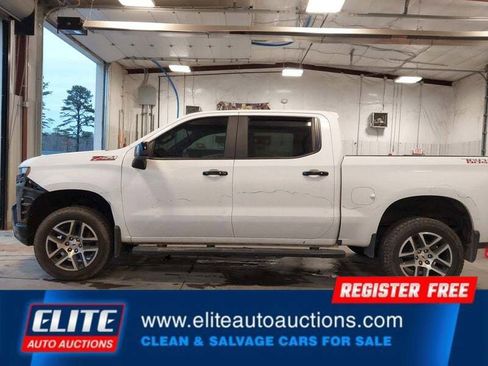 Used 2019 Chevrolet Silverado 1500 LT Trail Boss AWD/4WD image 27