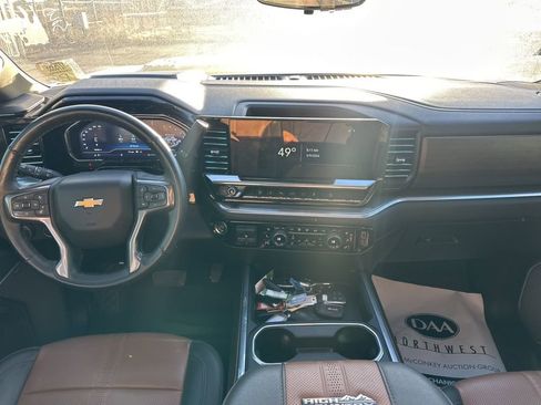 Used 2025 Chevrolet Silverado 3500 High Country w/ Technology Package image 10