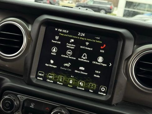 Used 2023 Jeep Wrangler Sahara image 25