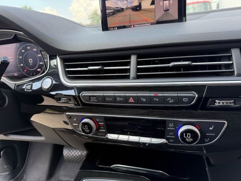 Used 2019 Audi Q7 3.0T Prestige w/ Prestige Package AWD/4WD image 39
