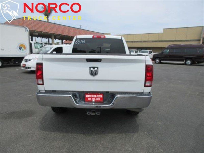 Used 2018 RAM 1500 Tradesman w/ Chrome Appearance Group RWD image 7