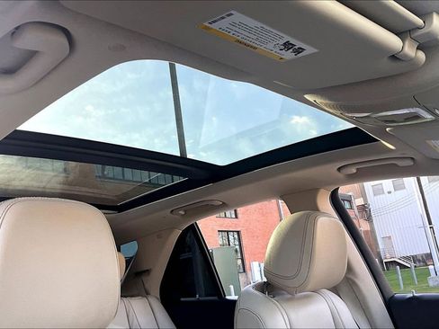 Used 2020 Mercedes-Benz GLE 350 w/ Premium Package image 22