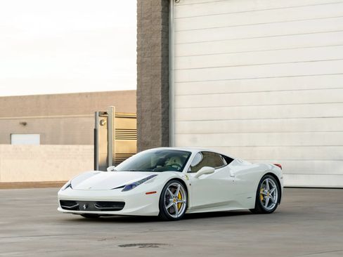 Used 2012 Ferrari 458 Italia Coupe RWD image 4