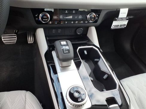 New 2026 Mitsubishi Outlander SEL AWD/4WD image 10