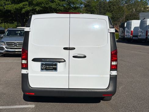 Used 2023 Mercedes-Benz Metris image 10