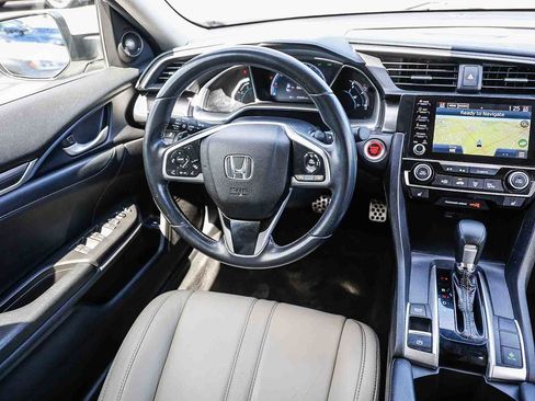 Used 2019 Honda Civic Touring image 21