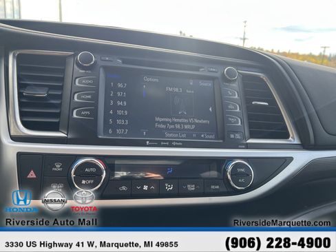 Used 2019 Toyota Highlander AWD V6 image 17