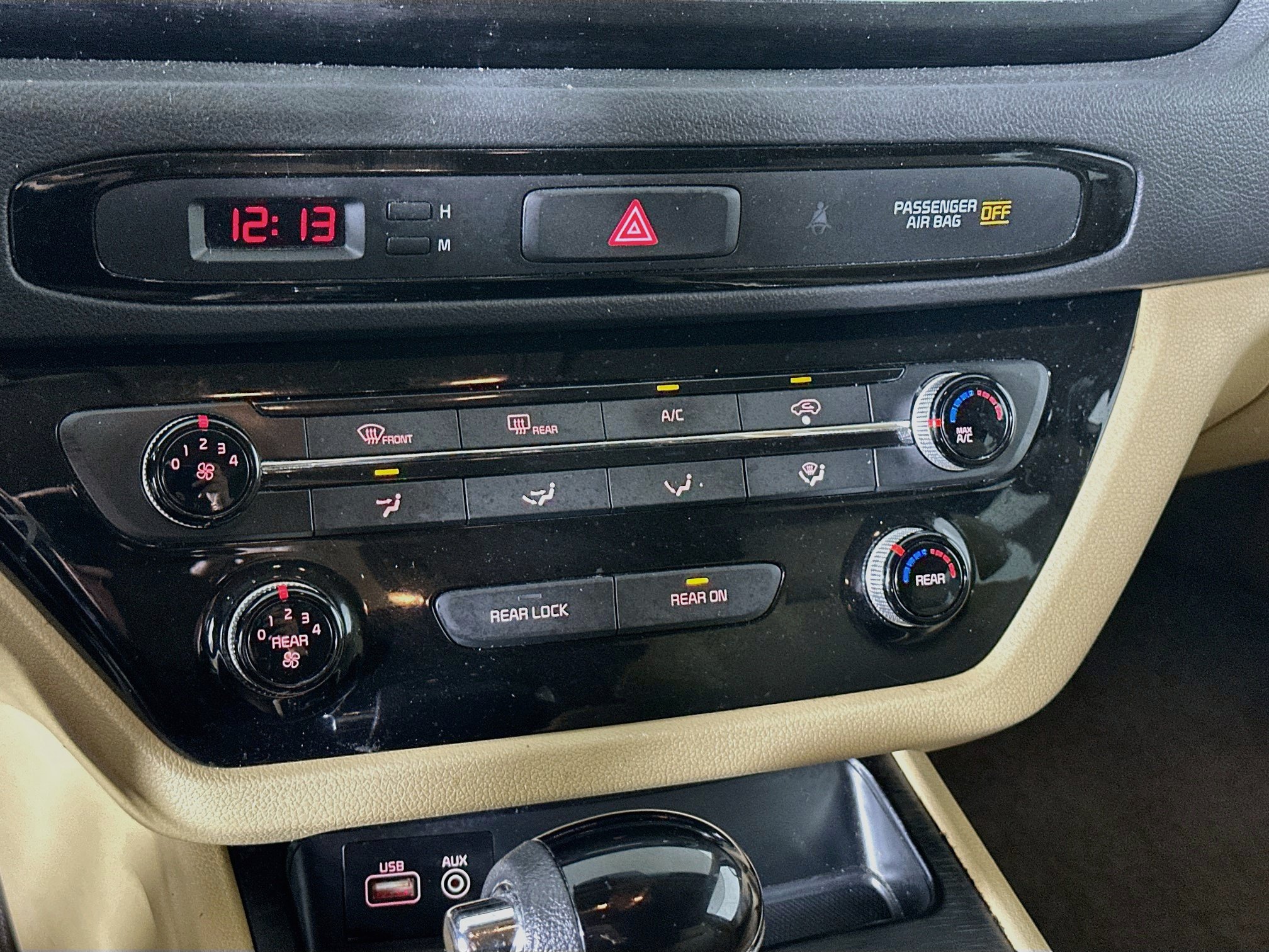 Used 2016 Kia Sedona LX w/ Option Group 020 FWD image 22