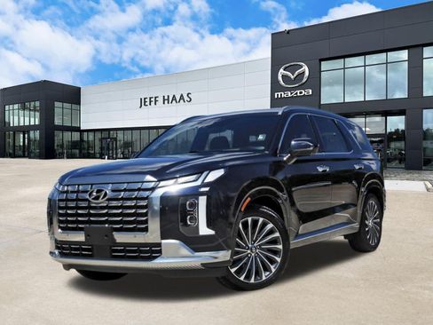 Used 2023 Hyundai Palisade Calligraphy w/ Cargo Package FWD image 1