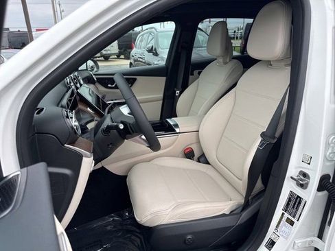 Used 2026 Mercedes-Benz GLC 300 4MATIC image 12