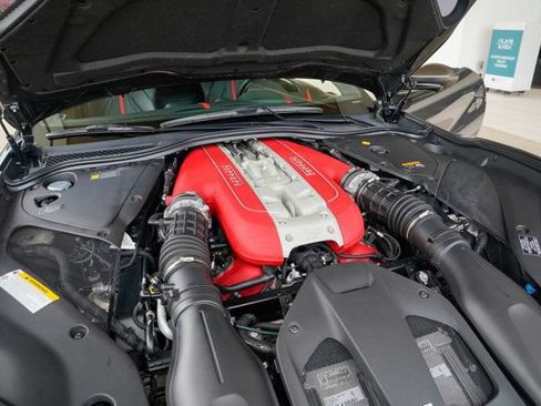 Used 2020 Ferrari 812 Superfast RWD image 89