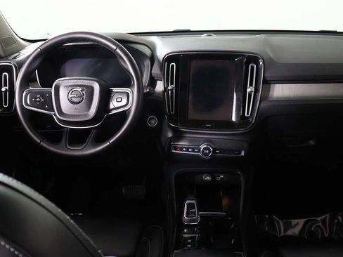 Used 2023 Volvo XC40 B5 Plus w/ Climate Package AWD/4WD image 32