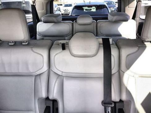 Used 2025 Ford Expedition Max Platinum image 24