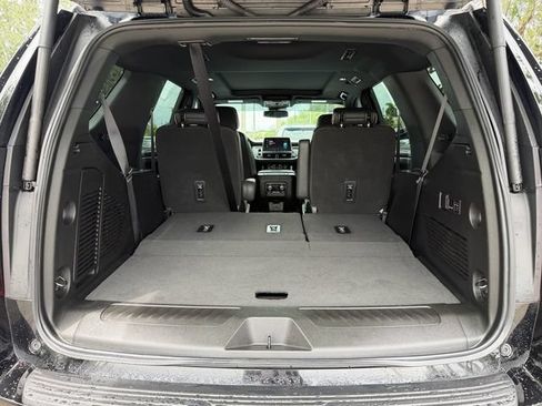 Used 2023 GMC Yukon SLT w/ SLT Premium Package RWD image 10