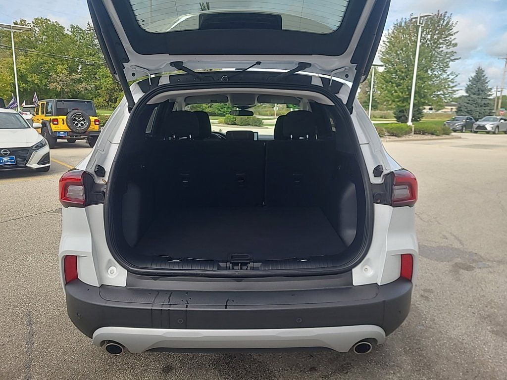 Used 2023 Ford Escape Active w/ Tech Pack #2 AWD/4WD image 18
