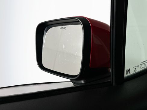 Used 2015 Jeep Renegade Latitude AWD/4WD image 16