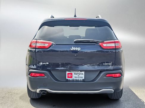 Used 2016 Jeep Cherokee Limited AWD/4WD image 4