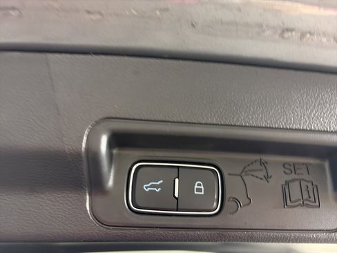 Used 2025 Ford Explorer ST-Line w/ ST-Line Street Pack image 10