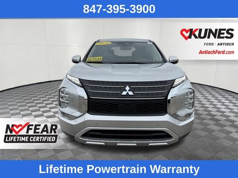 Used 2024 Mitsubishi Outlander SE image 6