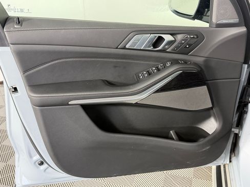 Used 2026 BMW X7 xDrive40i w/ M Sport Package AWD/4WD image 12