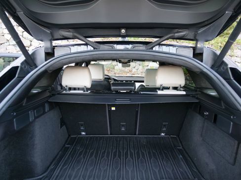 Used 2018 Land Rover Range Rover Velar R-Dynamic HSE image 30