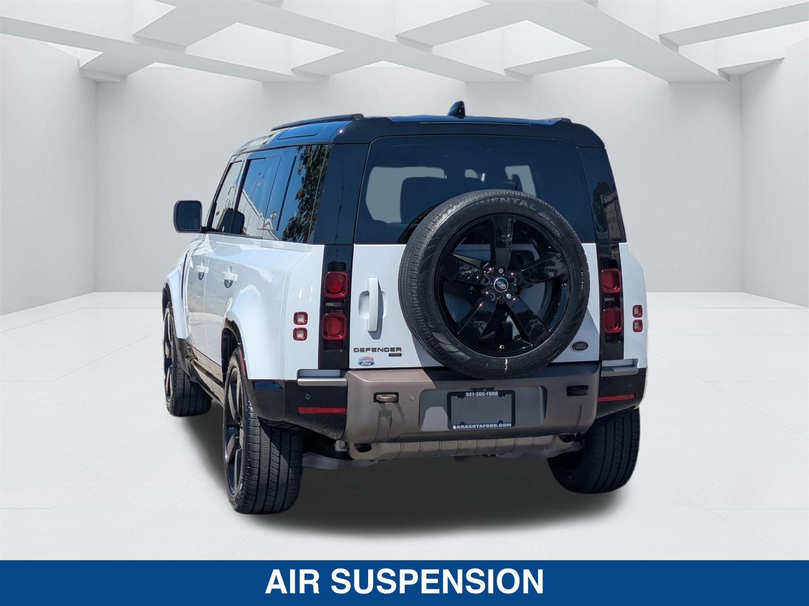 Used 2021 Land Rover Defender 110 X-Dynamic HSE AWD/4WD image 8