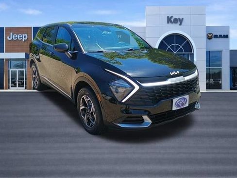 Used 2023 Kia Sportage LX AWD/4WD image 8