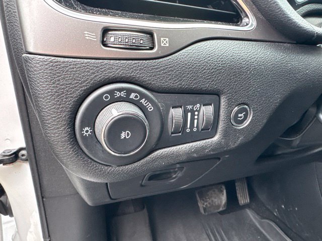 Used 2022 Jeep Cherokee Limited AWD/4WD image 20