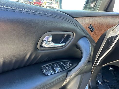 Used 2024 Nissan Armada SL w/ Captain's Chairs Package image 27