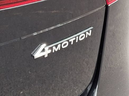 Used 2022 Volkswagen Tiguan SE AWD/4WD image 29