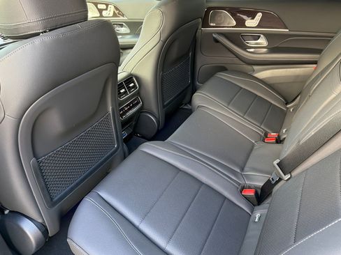 New 2026 Mercedes-Benz GLS 450 4MATIC image 11