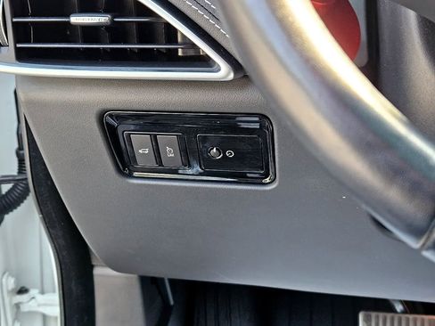 Used 2019 Jaguar F-PACE R-Sport image 23