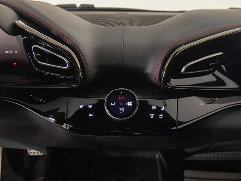 Used 2025 Ferrari Purosangue AWD/4WD image 43