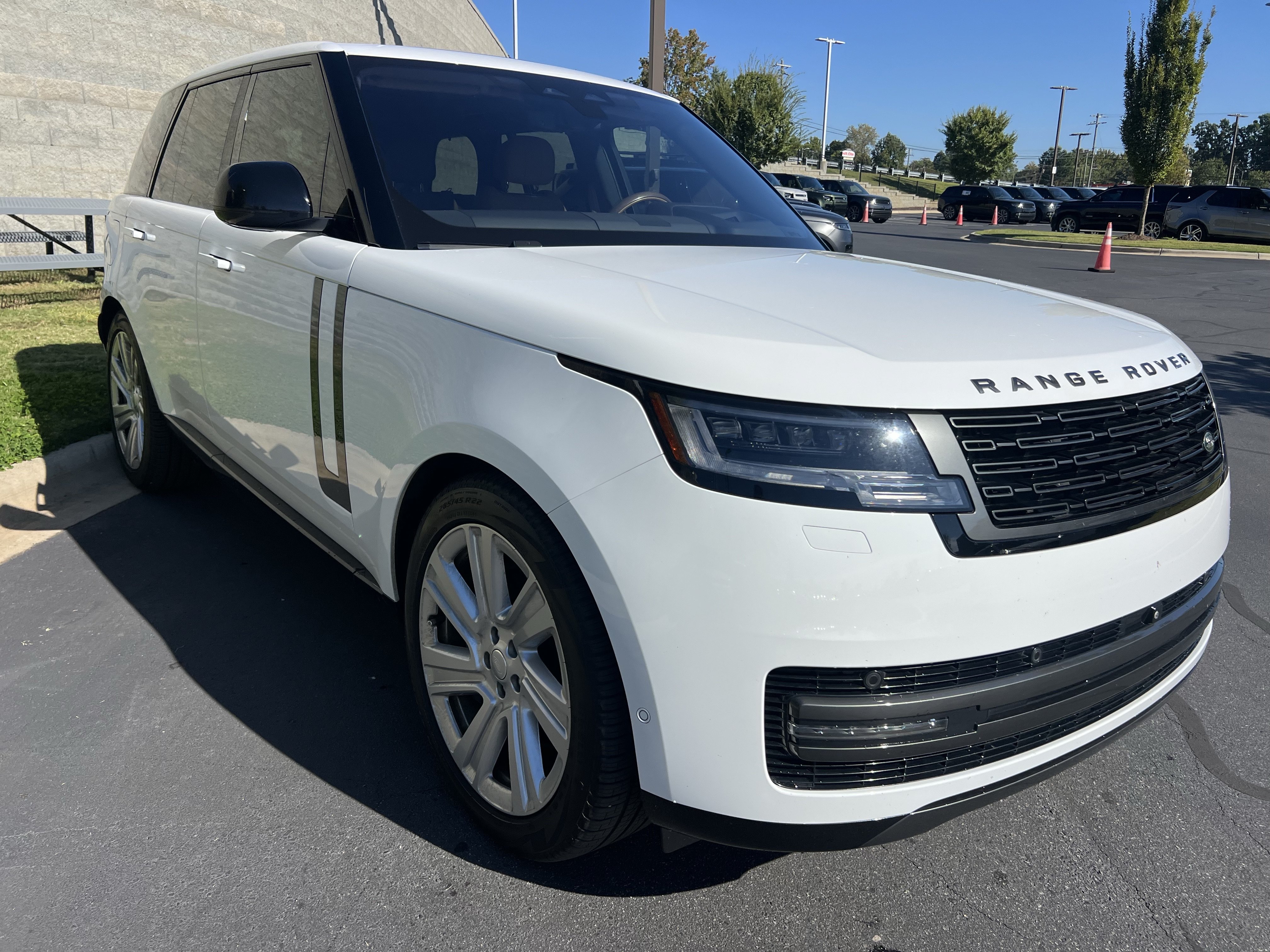 Used 2023 Land Rover Range Rover SE AWD/4WD image 10