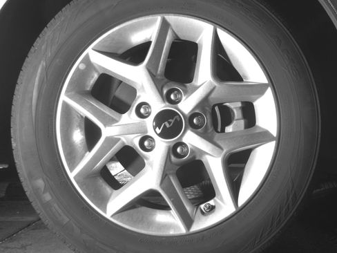 Used 2025 Kia Soul LX w/ LX Technology Package image 13