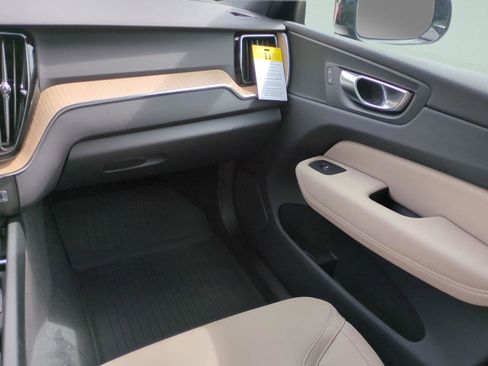 New 2026 Volvo XC60 B5 Core w/ Climate Package image 15